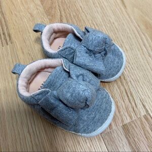 Gap Gray Bow Baby Shoes Sz 0-3 months Girls